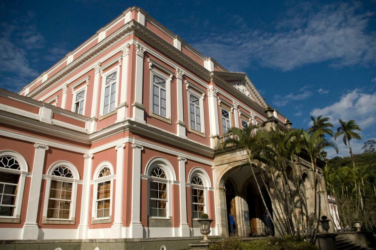 Em Petropolis, Edificio Majestoso Cremerie Apartment *