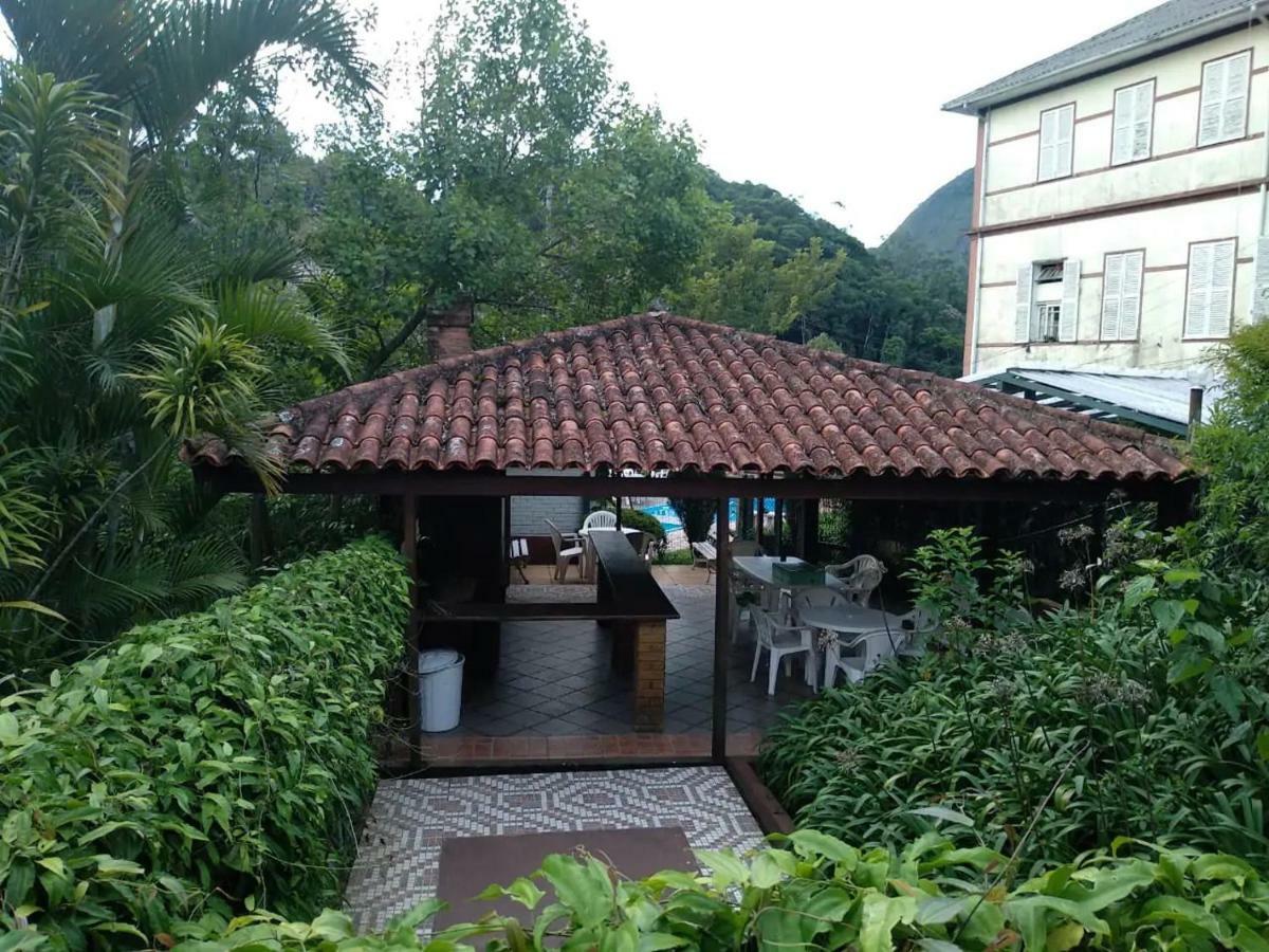 Em Petropolis, Edificio Majestoso Cremerie * Petropolis (Rio de Janeiro)